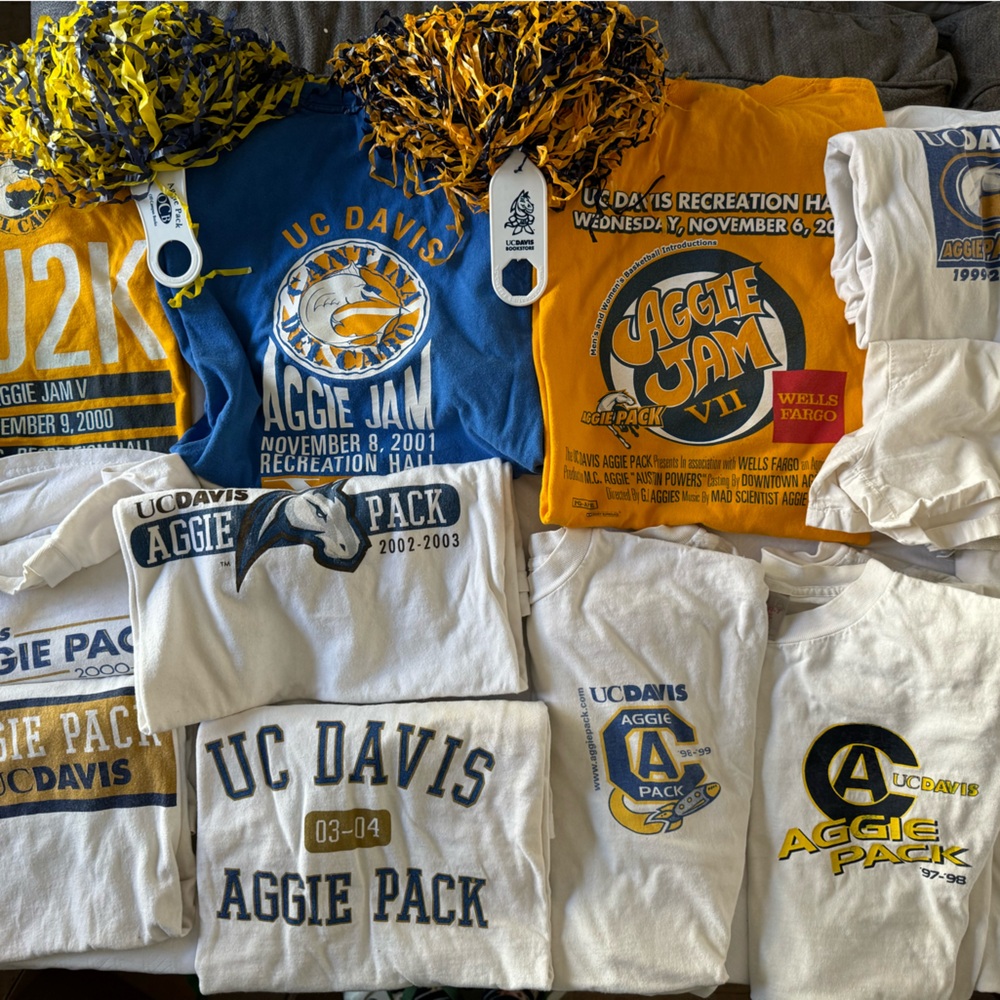 Vintage UC DAVIS Aggie Pack tshirts